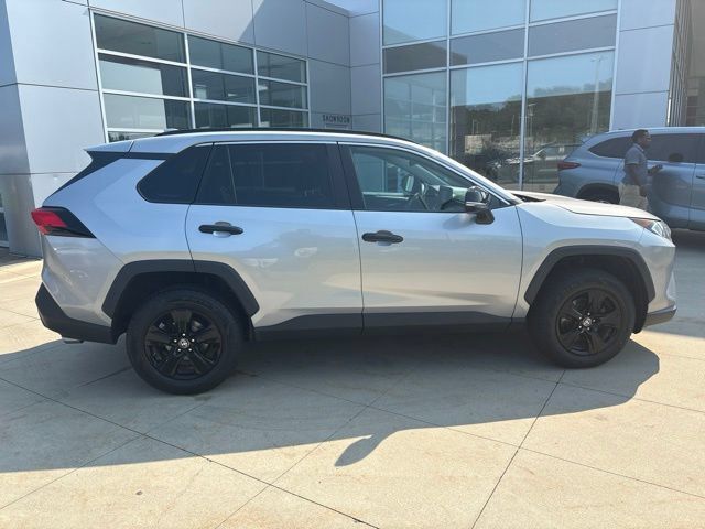 Used 2021 Toyota RAV4 XLE AWD/4WD image 8