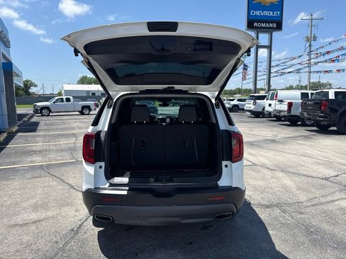 Used 2023 GMC Acadia AT4 w/ Technology Package AWD/4WD image 6