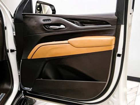 Used 2021 Cadillac Escalade ESV Sport w/ Heavy-Duty Trailer Package AWD/4WD image 60