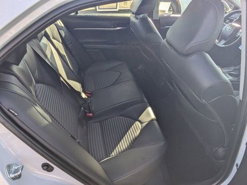Used 2023 Toyota Camry SE image 7