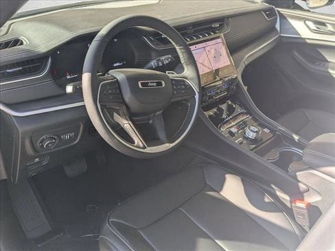 New 2025 Jeep Grand Cherokee Limited w/ Luxury Tech Group II image 3