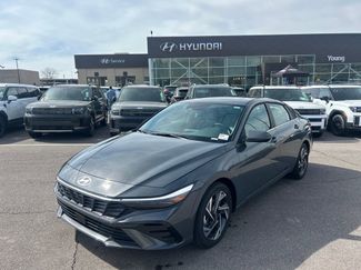 Used 2025 Hyundai Elantra Limited 360° Tour