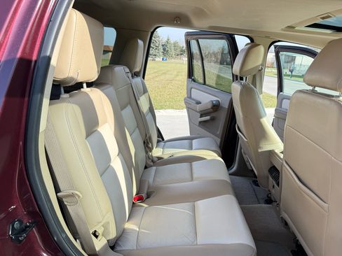 Used 2007 Ford Explorer Eddie Bauer image 28