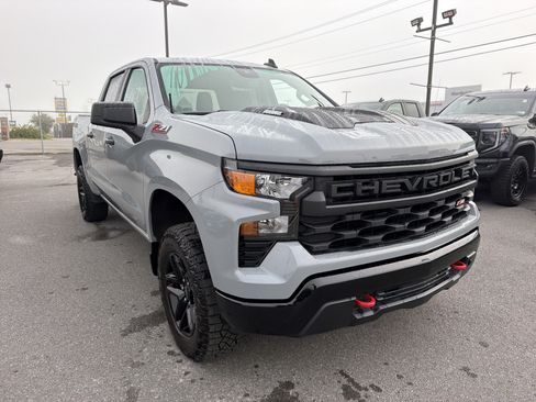 Used 2025 Chevrolet Silverado 1500 Custom Trail Boss AWD/4WD image 3