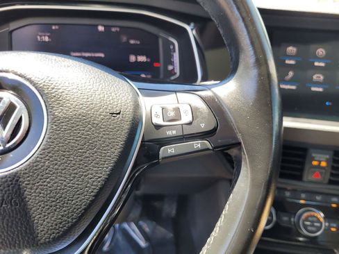 Used 2019 Volkswagen Jetta SEL w/ Cold Weather Package FWD image 32