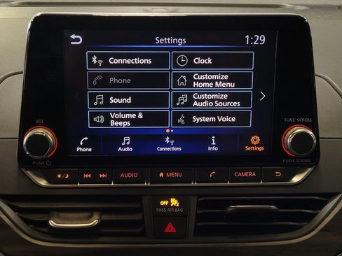 Used 2025 Nissan Altima 2.5 SV FWD image 25