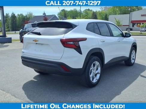 New 2026 Chevrolet Trax LS w/ LS Convenience Package FWD image 5