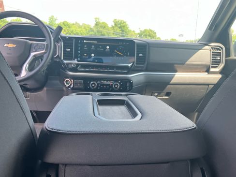 Used 2026 Chevrolet Silverado 1500 LT AWD/4WD image 29
