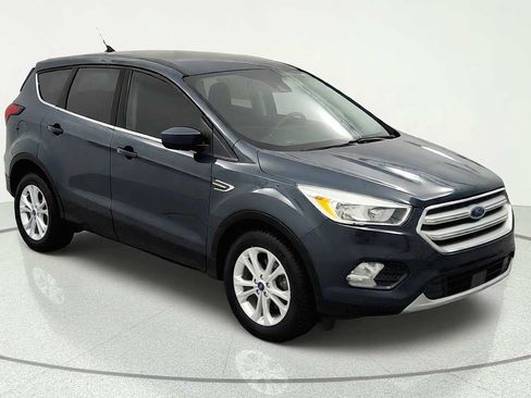 Used 2019 Ford Escape SE FWD image 1