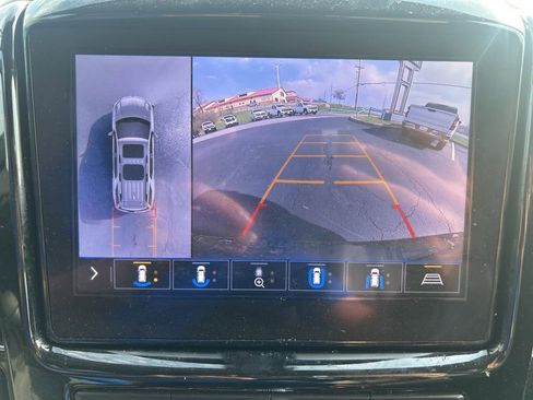 Used 2021 Chevrolet Traverse LT w/ LT Premium Package image 26