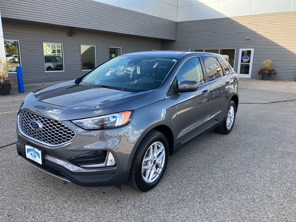 Used 2024 Ford Edge SEL w/ Convenience Package AWD/4WD image 3