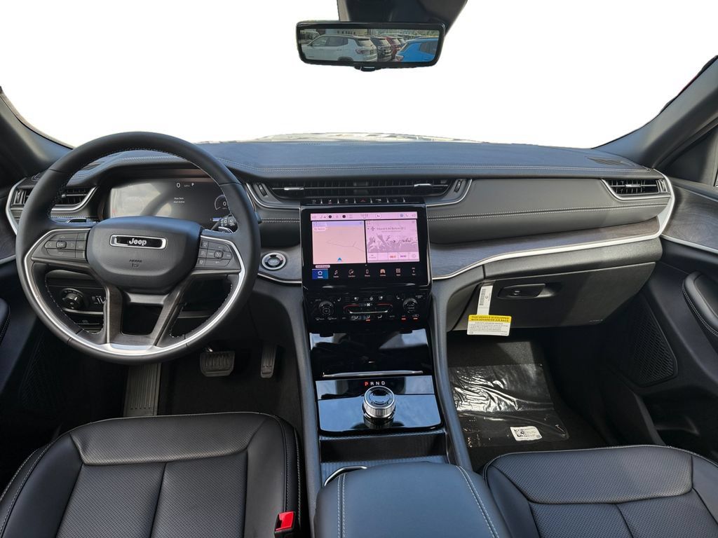 New 2025 Jeep Grand Cherokee Limited w/ Luxury Tech Group II RWD image 10