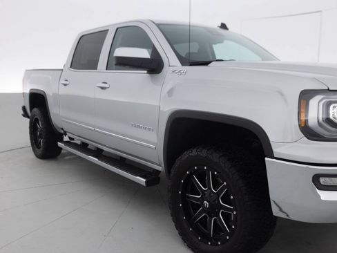 Used 2018 GMC Sierra 1500 SLT AWD/4WD image 11
