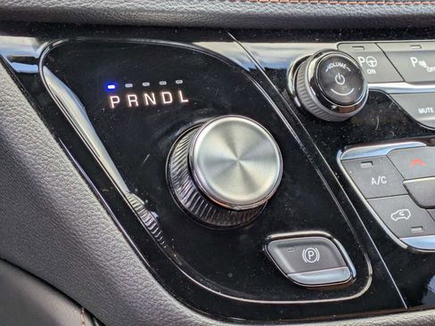 Used 2024 Chrysler Pacifica Pinnacle image 31