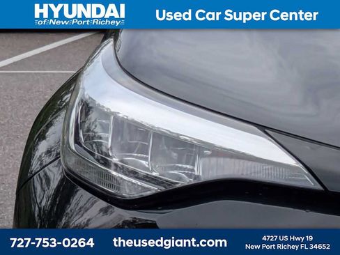 Used 2020 Toyota C-HR XLE FWD image 9