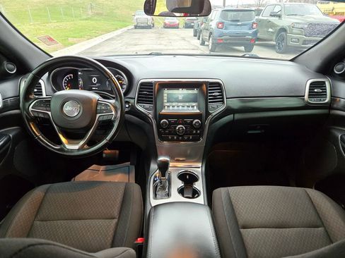 Used 2020 Jeep Grand Cherokee Laredo image 17