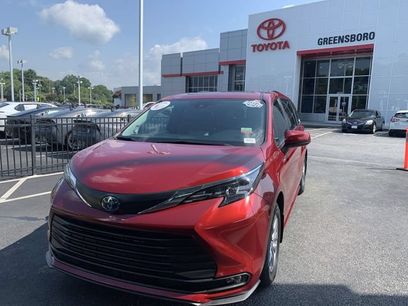 Used 2025 Toyota Sienna XLE w/ XLE Plus Package
