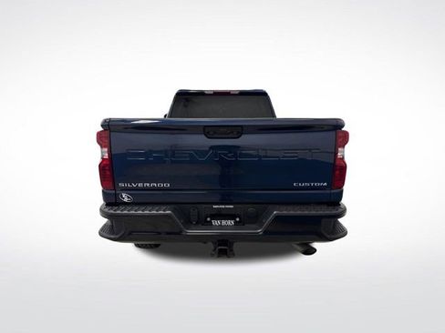 Used 2023 Chevrolet Silverado 2500 Custom w/ Custom Value Package image 11