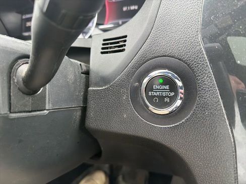 Used 2018 Ford Explorer XLT w/ Equipment Group 202A image 36