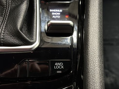 Used 2025 Jeep Compass Limited AWD/4WD image 32