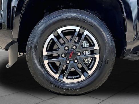 Used 2025 Toyota Tacoma TRD Sport RWD image 11