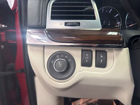 Used 2011 Lincoln MKS image 10