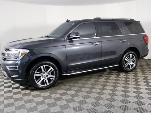 Used 2022 Ford Expedition Limited image 22