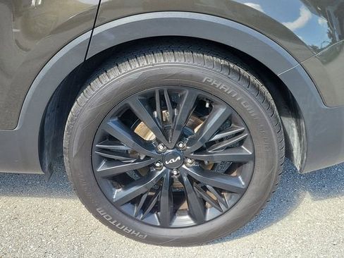 Used 2022 Kia Telluride SX w/ Towing Package FWD image 6