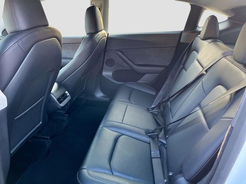 Used 2025 Tesla Model Y Long Range image 25