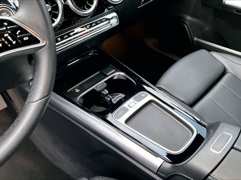 Certified 2025 Mercedes-Benz GLA 250 image 17