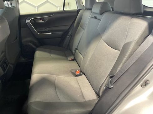 Used 2025 Toyota RAV4 XLE FWD image 17