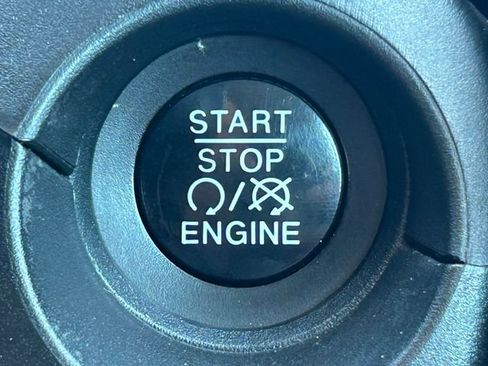 Used 2018 Jeep Compass Sport w/ Cold Weather Group AWD/4WD image 19