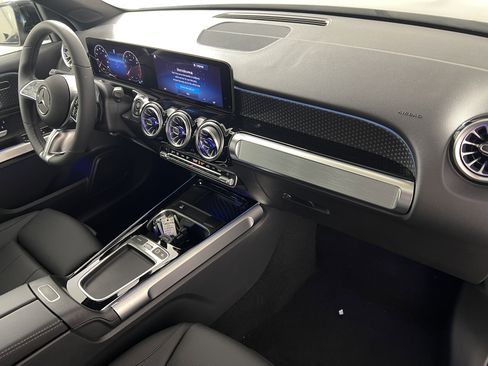 New 2025 Mercedes-Benz GLB 250 4MATIC image 25