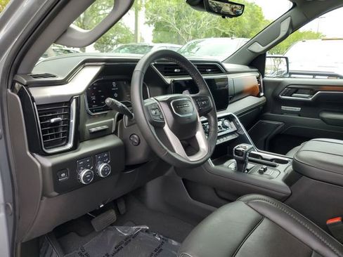 Used 2025 GMC Sierra 1500 Denali w/ Technology Package AWD/4WD image 20