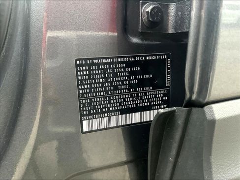 Used 2025 Volkswagen Taos SE w/ Panoramic Sunroof Package image 34