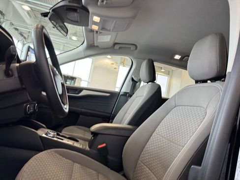 Used 2022 Ford Escape SE w/ Convenience Package image 9