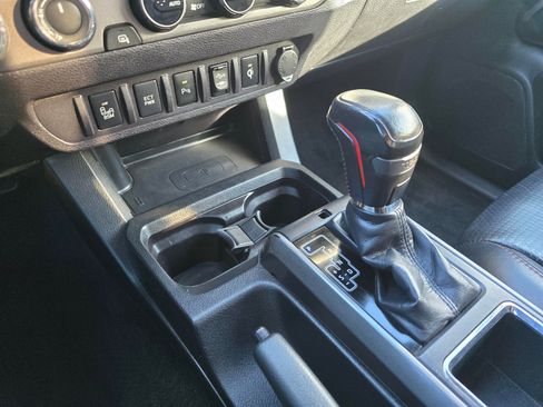 Used 2017 Toyota Tacoma TRD Pro AWD/4WD image 21
