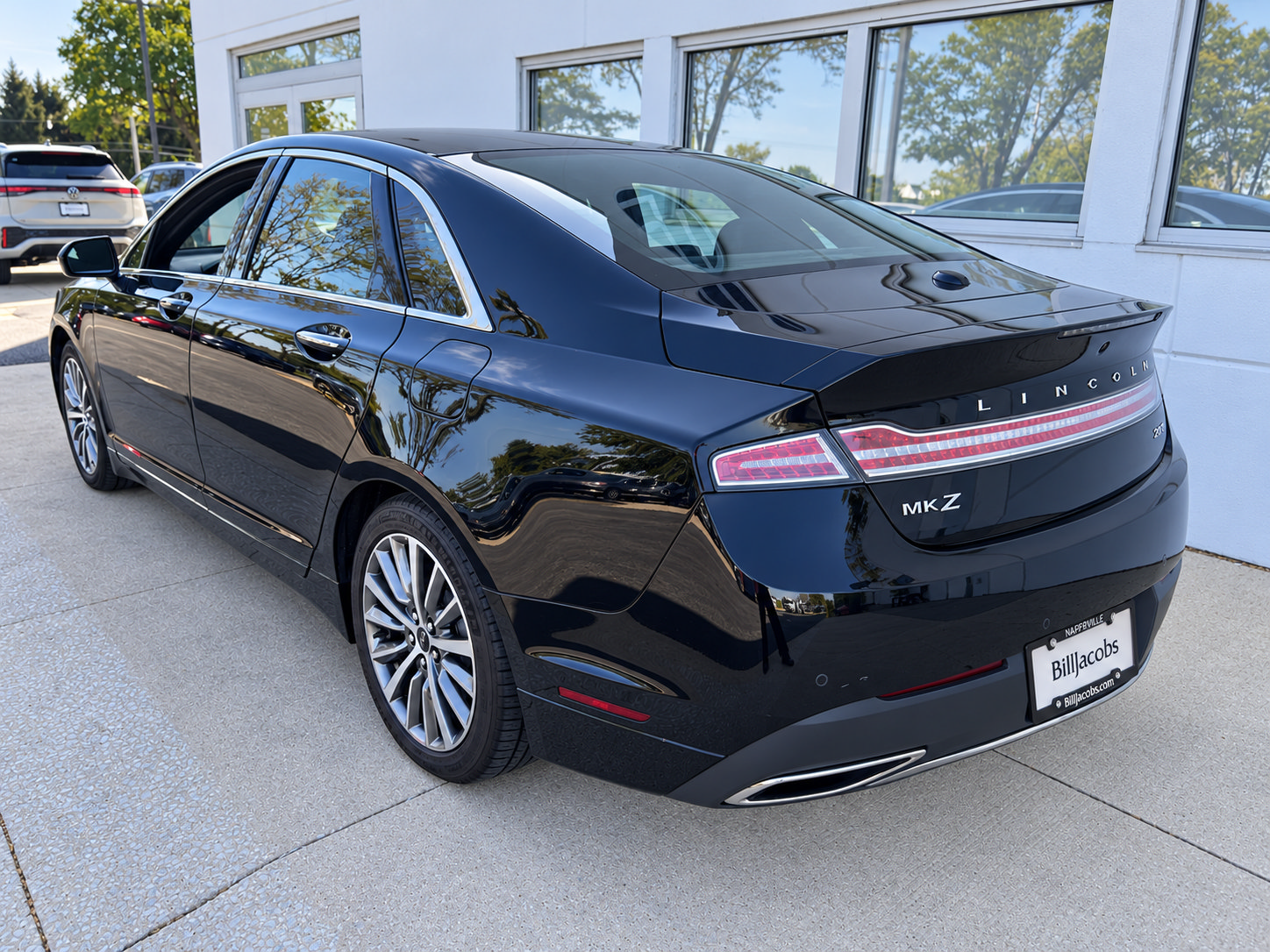 Used 2018 Lincoln MKZ Select w/ Select Plus Package FWD image 3