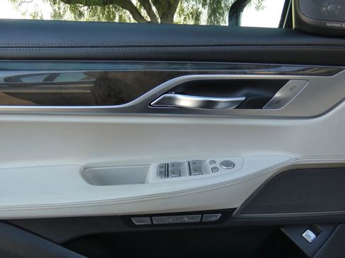 Used 2016 BMW 750i xDrive image 47