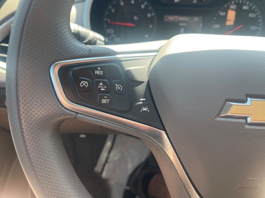Used 2025 Chevrolet Malibu LT FWD image 14