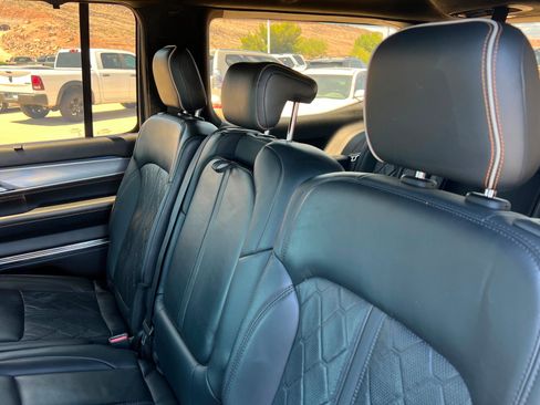 Used 2022 Jeep Grand Wagoneer Series III w/ Rear Seat Video Group 1 AWD/4WD image 20