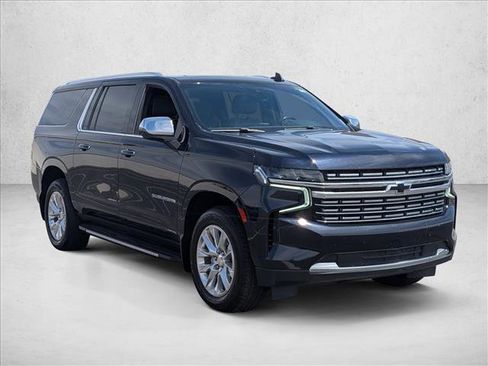 Used 2023 Chevrolet Suburban Premier AWD/4WD image 3