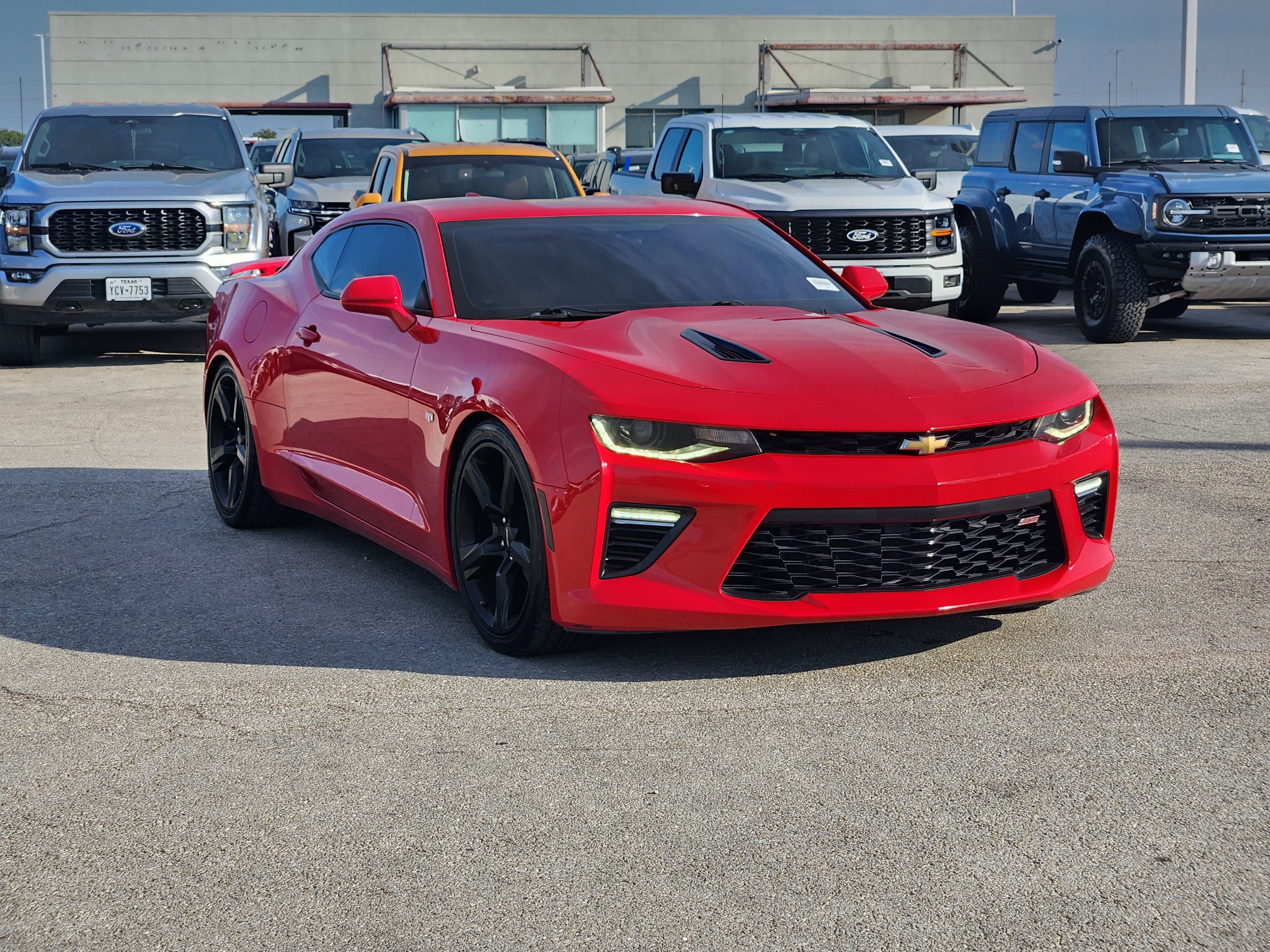 Used 2016 Chevrolet Camaro SS RWD image 3