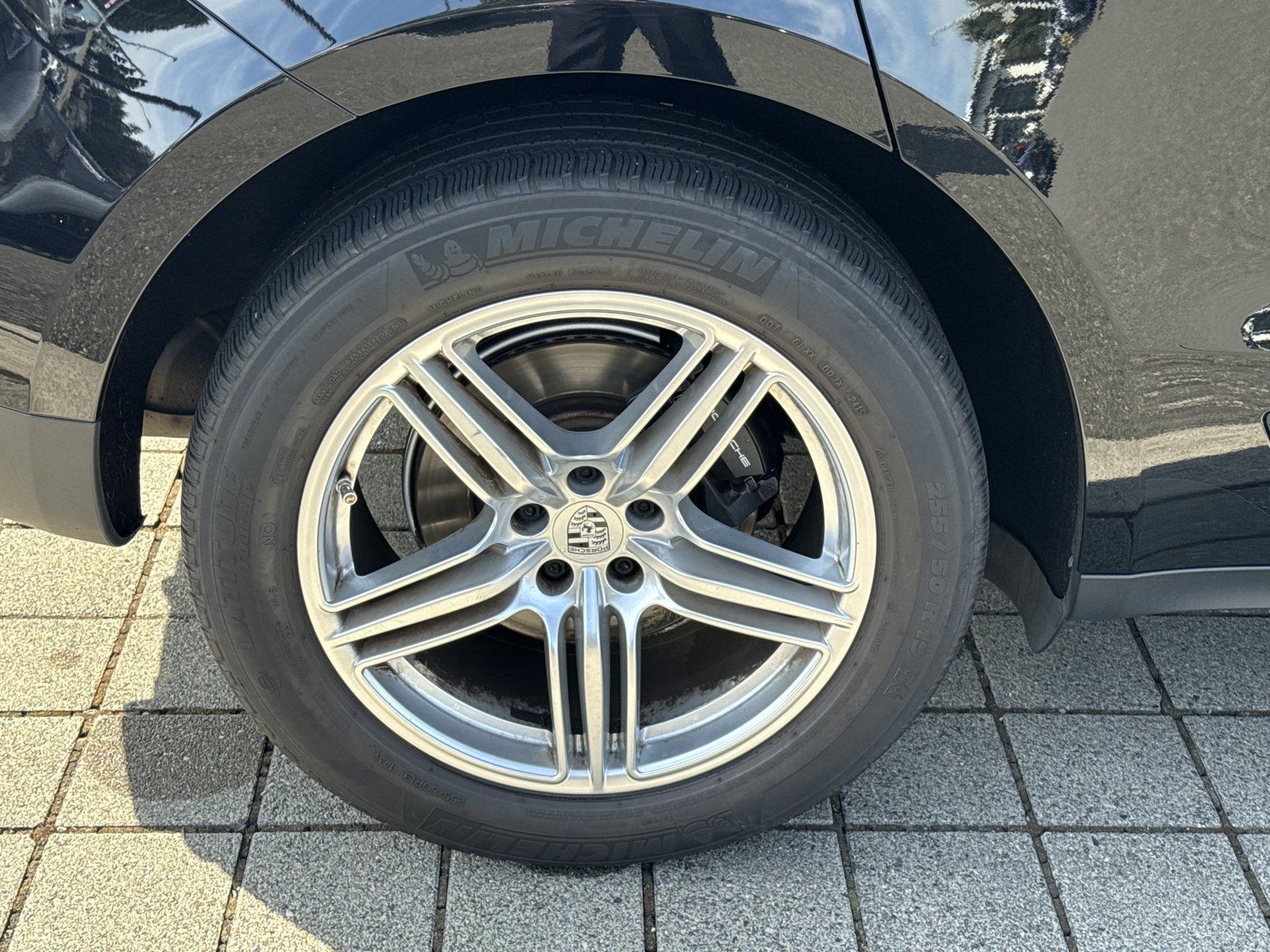 Used 2018 Porsche Macan AWD/4WD image 7