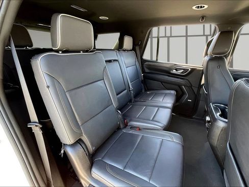 Used 2024 GMC Yukon SLT RWD image 24