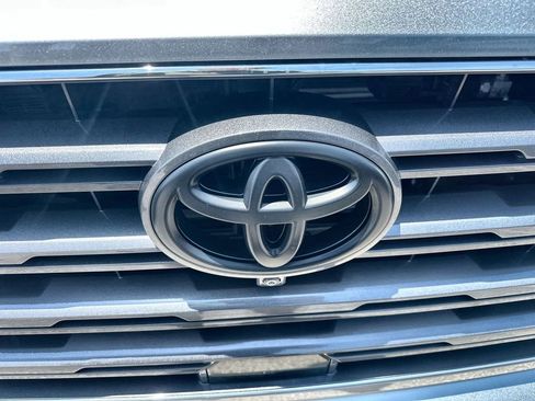 Used 2024 Toyota Sequoia Limited AWD/4WD image 4