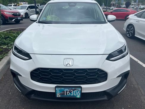 Used 2024 Honda HR-V LX image 2