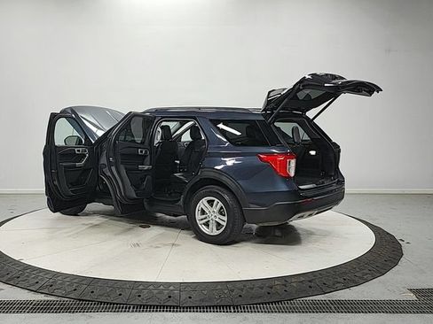 Used 2022 Ford Explorer XLT w/ Equipment Group 202A AWD/4WD image 13