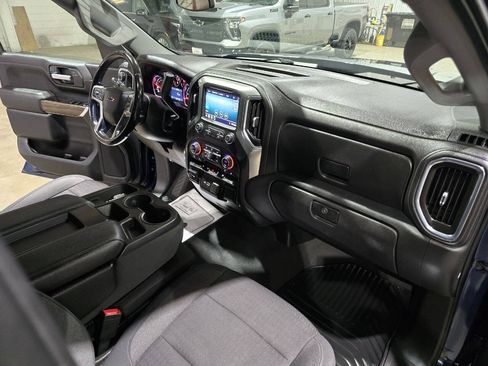 Used 2021 Chevrolet Silverado 1500 RST AWD/4WD image 38