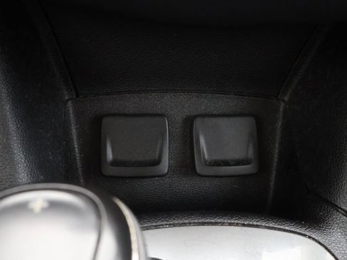 Used 2017 Chevrolet Cruze LT image 25